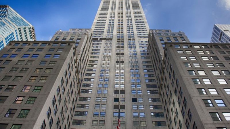 professional window cleaning skyscraper city view